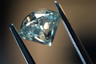 Očima byznysu: Diamanty už nejsou věčné. Miliardové impérium je v krizi - Seznam Zprávy